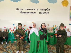 23 февраля траур у чеченцев. 23 Февраля Чечня день памяти и скорби. 23 Февраля день скорби. 23 Февраля день скорби чеченского. 23 Февраля в Чечне траур.